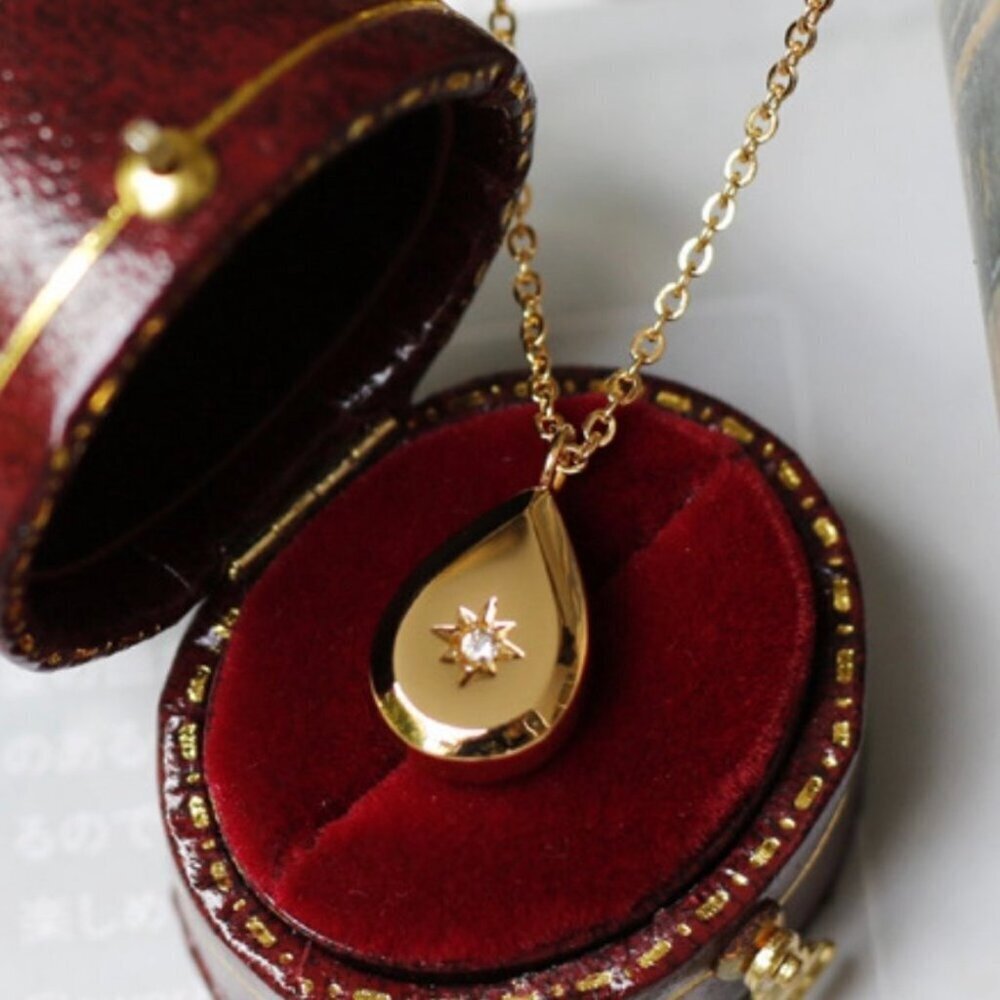 NEW 18K Gold Plated Teardrop Diamond Star Necklace
